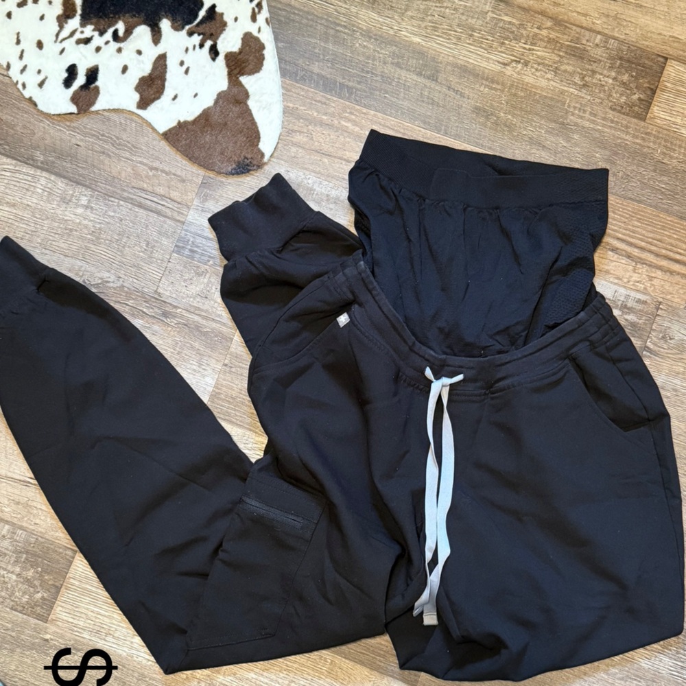 Figs Black Women's Jogger Scrub Pants